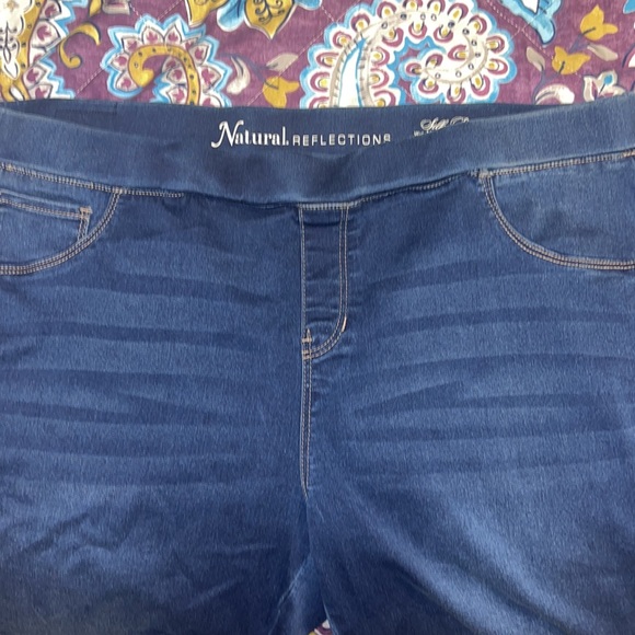 Pull-On Stretch Jeans - Picture 4 of 7